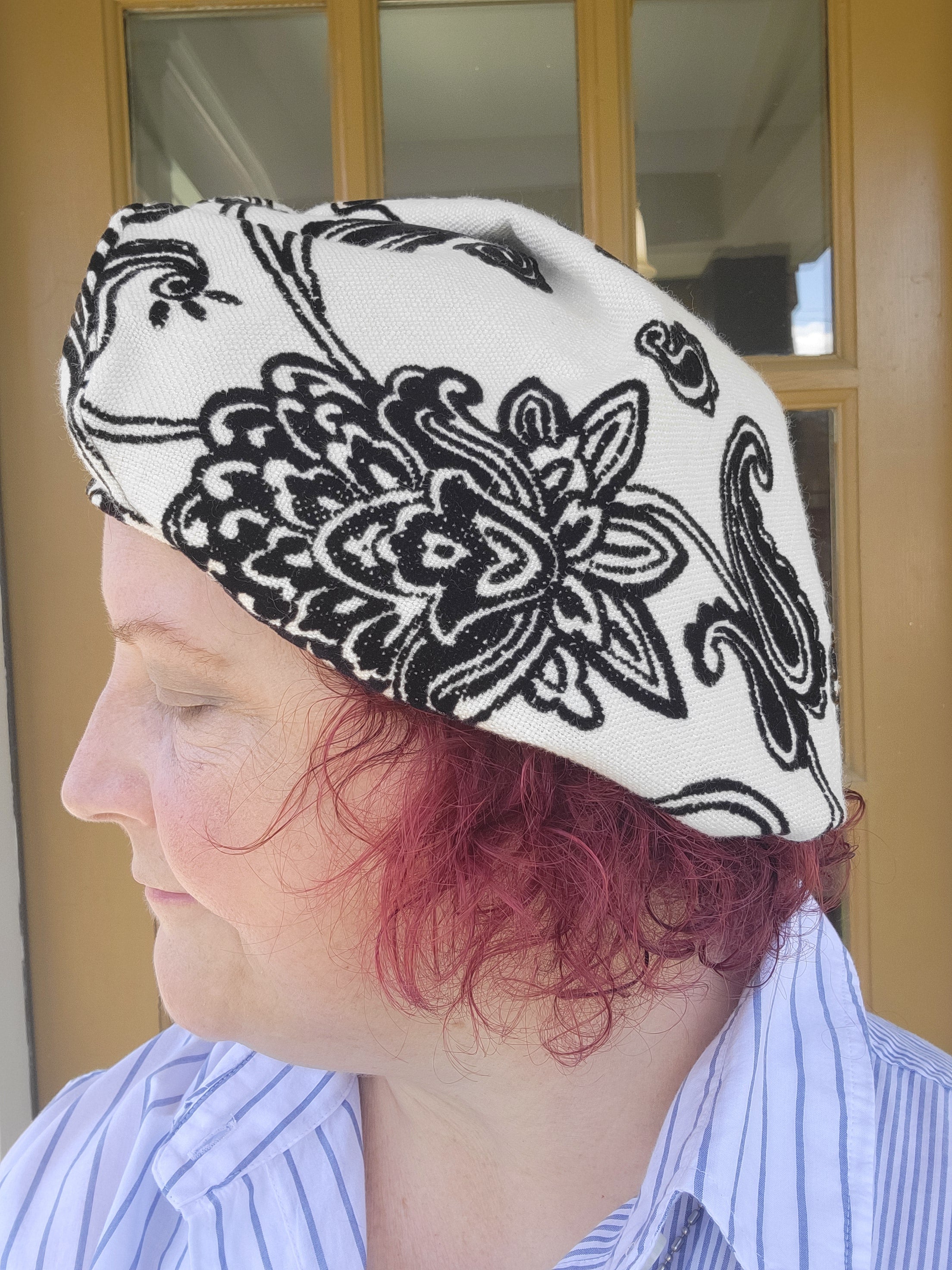 Velvet Black and White Beret